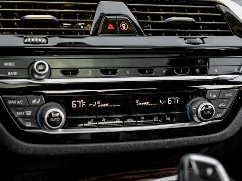 Used 2023 BMW 530e image 36