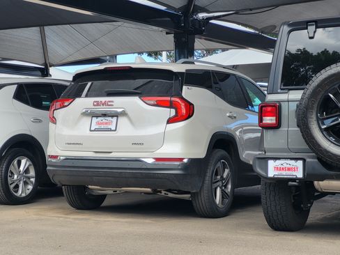 Used 2021 GMC Terrain SLT w/ Infotainment Package II AWD/4WD image 3