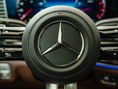 New 2026 Mercedes-Benz GLS 450 4MATIC image 21
