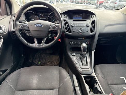Used 2016 Ford Focus SE w/ SE Cold Weather Package image 7