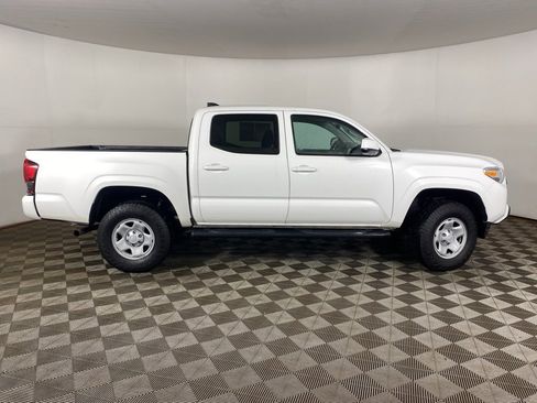 Used 2022 Toyota Tacoma SR image 9