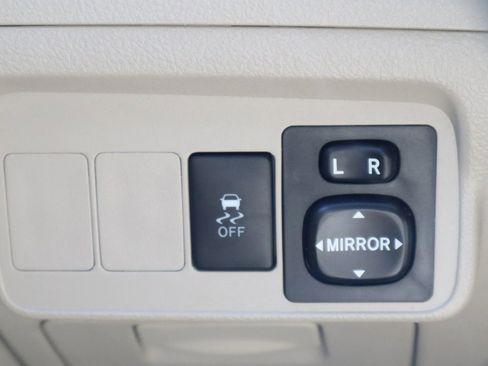 Used 2010 Toyota Corolla LE image 25