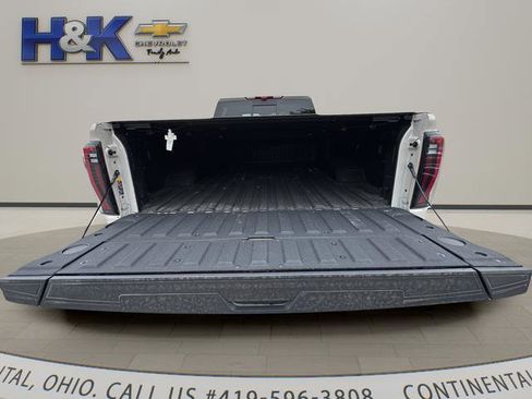 Used 2026 GMC Sierra 2500 AT4X w/ LPO, Black Badging Package AWD/4WD image 23