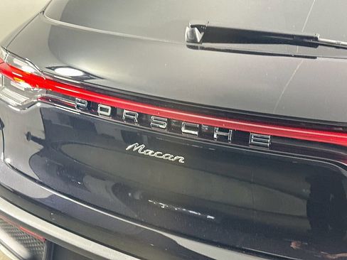 Certified 2026 Porsche Macan AWD/4WD image 33