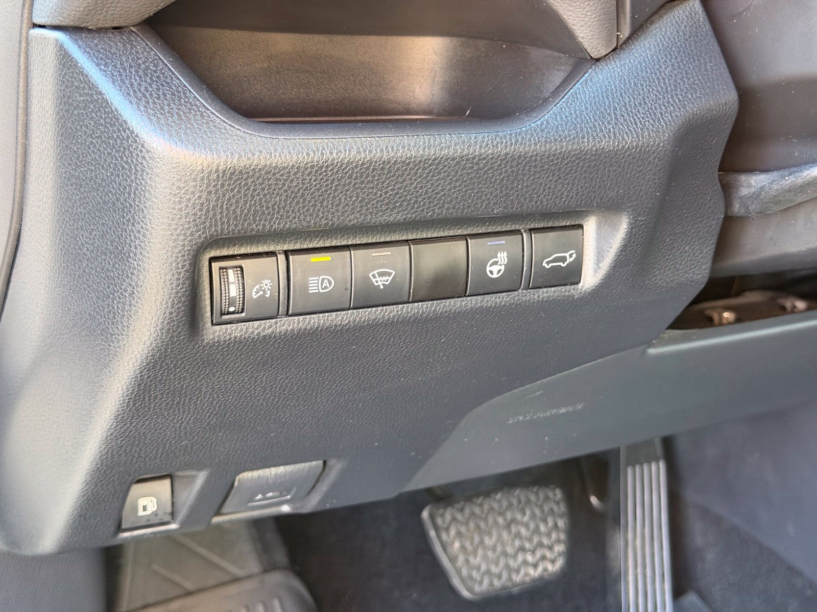 Used 2022 Toyota RAV4 XSE w/ XSE Grade Weather Package AWD/4WD image 14