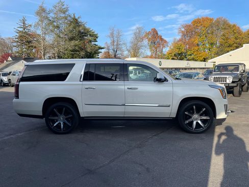 Used 2015 Cadillac Escalade ESV Premium image 5