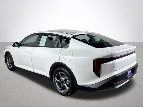 Used 2025 Kia K4 LXS image 8