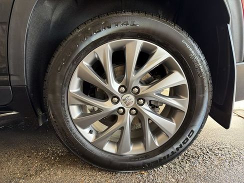 Certified 2025 Buick Enclave Preferred FWD image 10