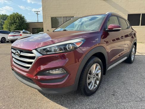 Used 2017 Hyundai Tucson SE Plus AWD/4WD image 3