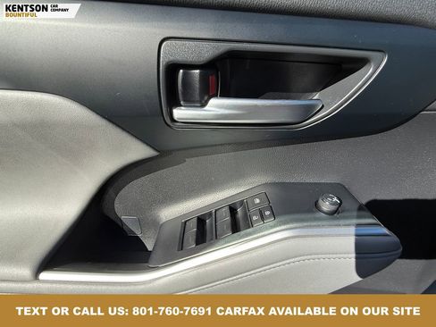 Used 2024 Toyota Highlander XLE image 23