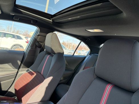 Used 2023 Toyota Corolla SE image 6