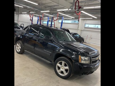 Used 2011 Chevrolet Avalanche LT image 1