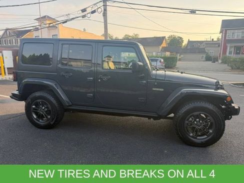 Used 2018 Jeep Wrangler Unlimited Sport AWD/4WD image 3