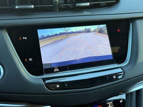 New 2026 Cadillac XT5 Luxury image 4