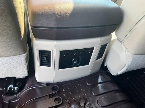Used 2018 RAM 2500 Laramie w/ Off Road Package AWD/4WD image 31