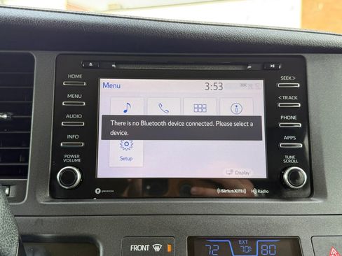 Used 2018 Toyota Sienna SE image 38