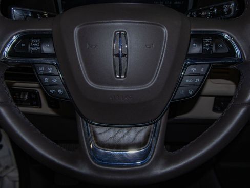 Used 2024 Lincoln Navigator Reserve AWD/4WD image 12