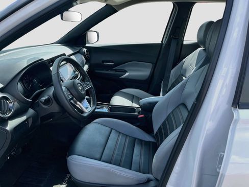 Used 2024 Nissan Kicks SR w/ SR Premium Package FWD image 21
