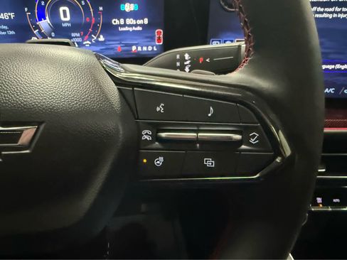 Used 2024 Chevrolet Traverse RS image 31