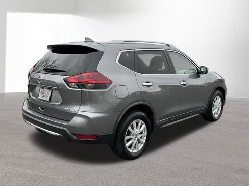 Used 2018 Nissan Rogue SV AWD/4WD image 3
