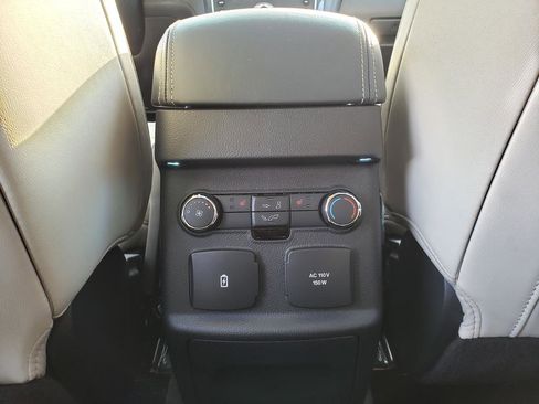 Used 2017 Ford Explorer Platinum image 14