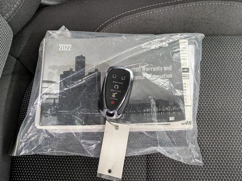 Used 2022 Chevrolet Traverse LT image 18