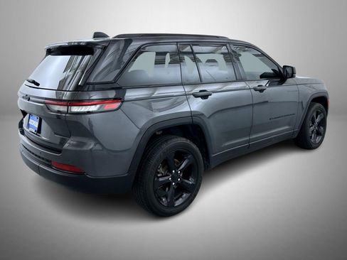 Certified 2023 Jeep Grand Cherokee Altitude image 5