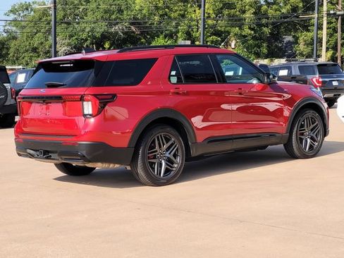 Used 2025 Ford Explorer ST-Line w/ Premium Package RWD image 4