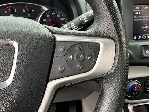 Used 2023 GMC Terrain SLE w/ Driver Convenience Package image 12