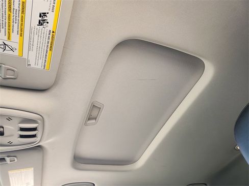 Certified 2024 Chevrolet Trax LT w/ Sunroof Package image 25