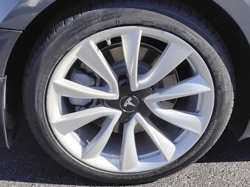 Used 2018 Tesla Model 3 Long Range image 14