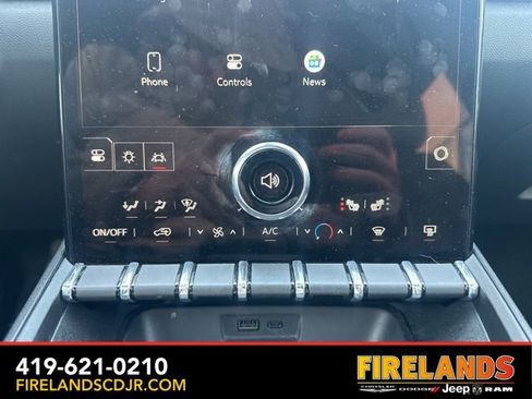 Used 2025 GMC Terrain Elevation image 28