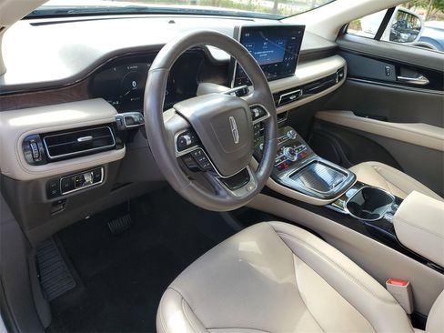 Used 2023 Lincoln Nautilus Reserve image 19