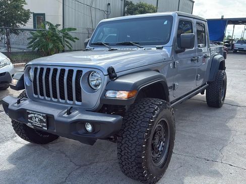 Used 2020 Jeep Gladiator Sport w/ Quick Order Package 24S image 3