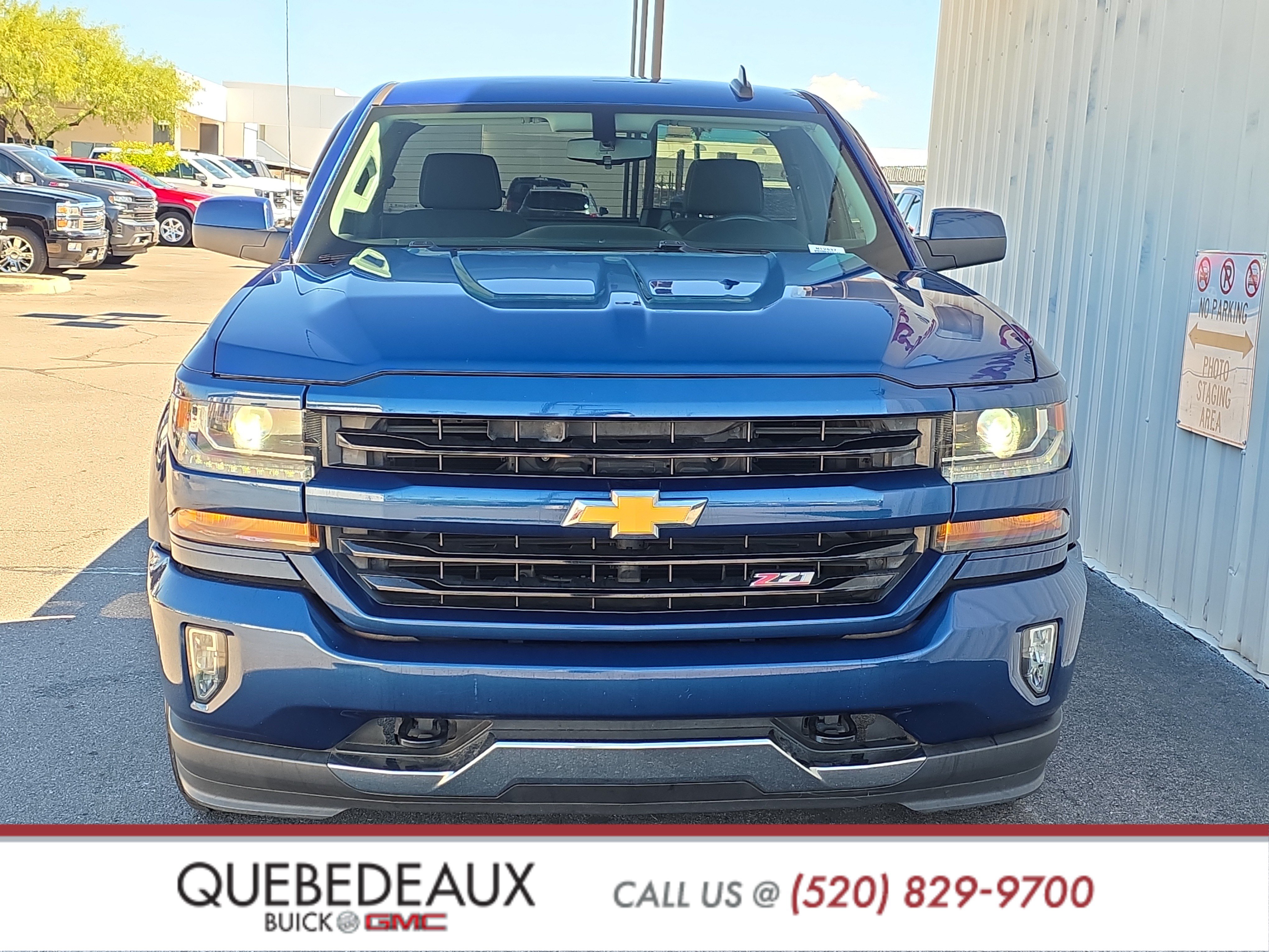 Used 2018 Chevrolet Silverado 1500 LT w/ LT Convenience Package AWD/4WD image 2
