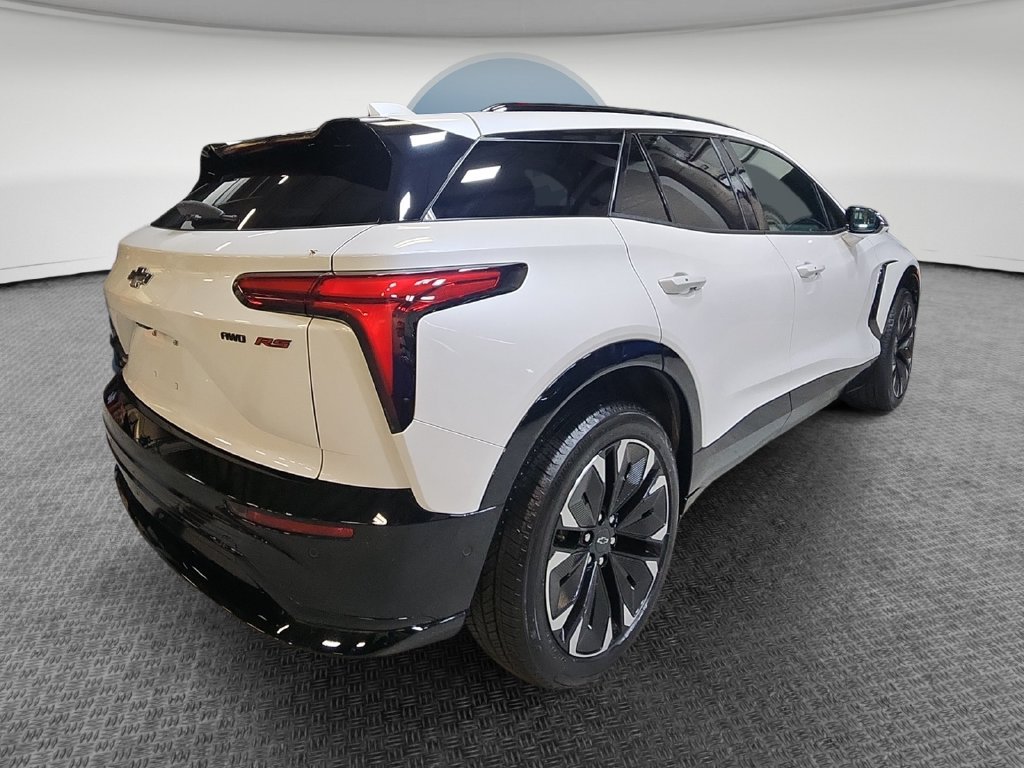 Used 2025 Chevrolet Blazer EV RS w/ Super Cruise Package AWD/4WD image 4