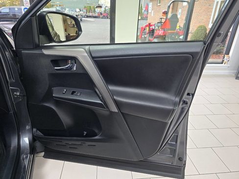 Used 2017 Toyota RAV4 XLE image 20