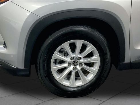 Used 2025 Toyota Grand Highlander AWD image 11