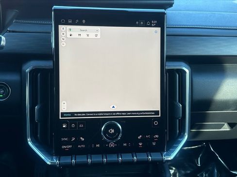 Used 2025 GMC Acadia Elevation image 15