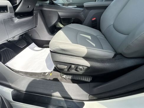 Used 2023 Toyota Sienna XLE w/ XLE Plus Package image 18