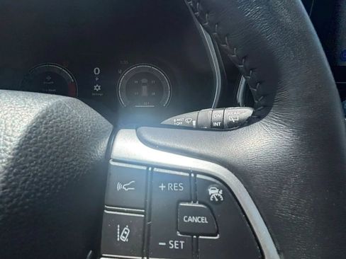Used 2025 Toyota Highlander XSE AWD/4WD image 19