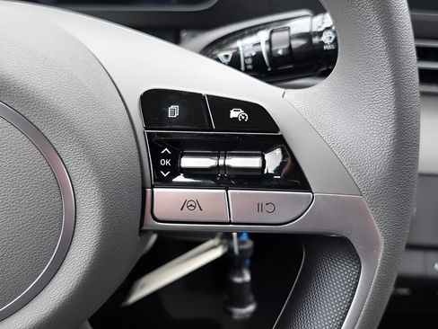 Used 2024 Hyundai Elantra SE image 26