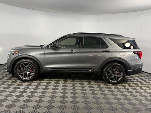 Used 2025 Ford Explorer ST w/ Sun And Sound Package AWD/4WD image 10