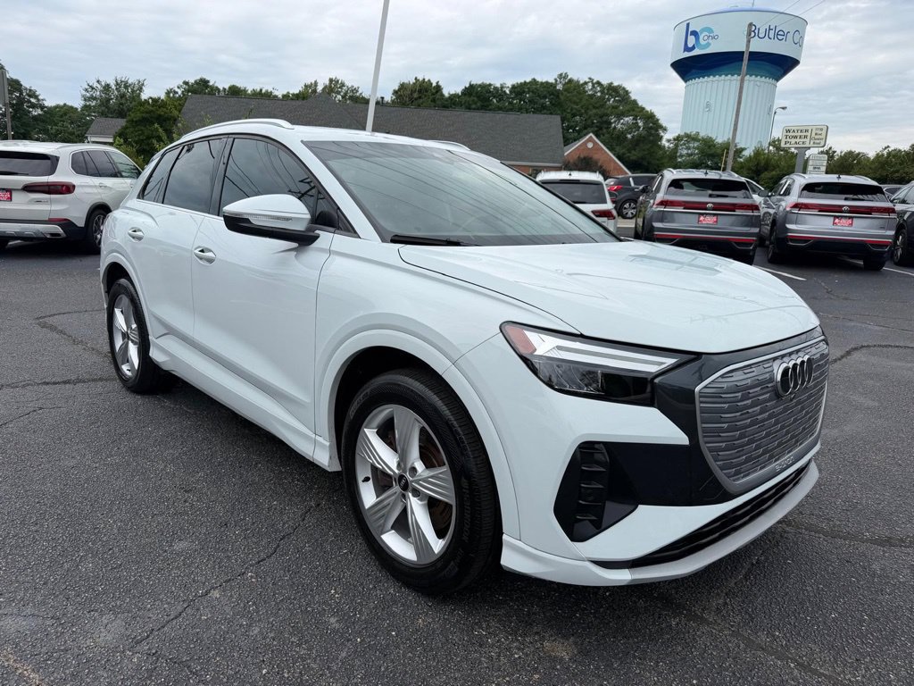Used 2022 Audi Q4 e-tron Premium Plus w/ Premium Plus AWD/4WD image 4