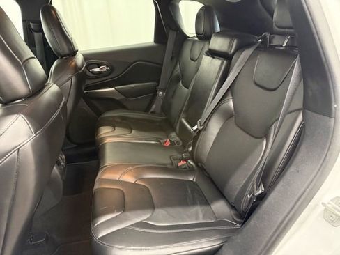 Used 2020 Jeep Cherokee Limited image 21