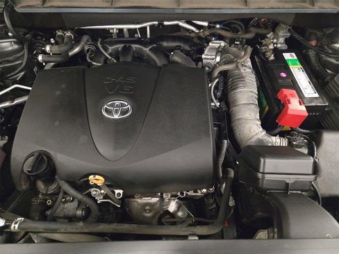 Used 2020 Toyota Highlander Platinum image 31