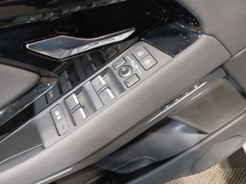 Used 2024 Land Rover Range Rover Evoque S image 15