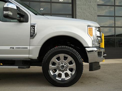 Used 2017 Ford F250 Lariat w/ Chrome Package image 16