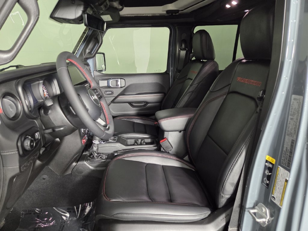 Used 2024 Jeep Wrangler Unlimited Rubicon AWD/4WD image 10