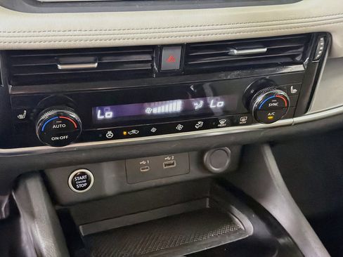 Used 2021 Nissan Rogue SV w/ Premium Package FWD image 23